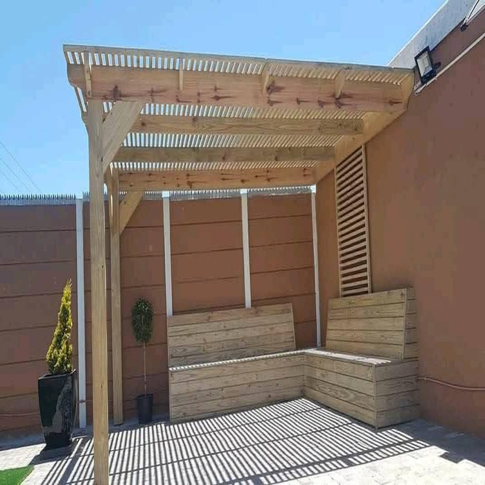 Decks & Wood Engineering team building custom decks and pergolas in Cape Town